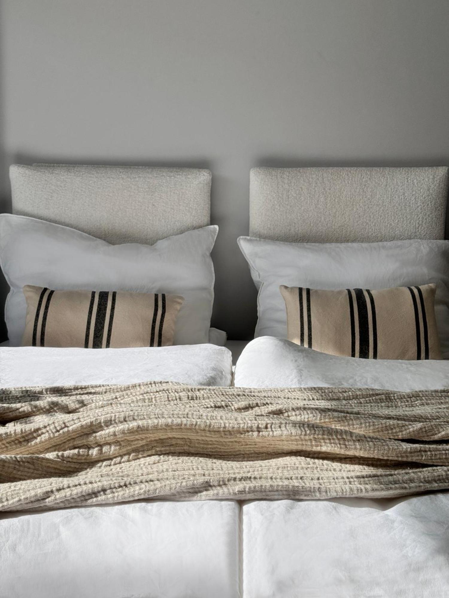 Seaside Rooms - Design-Apartment Mit Balkon & Parkplatz - Inklusive Strandkorb Direkt Am Wasser Und Spa & Sauna Saisonal 부숨 외부 사진