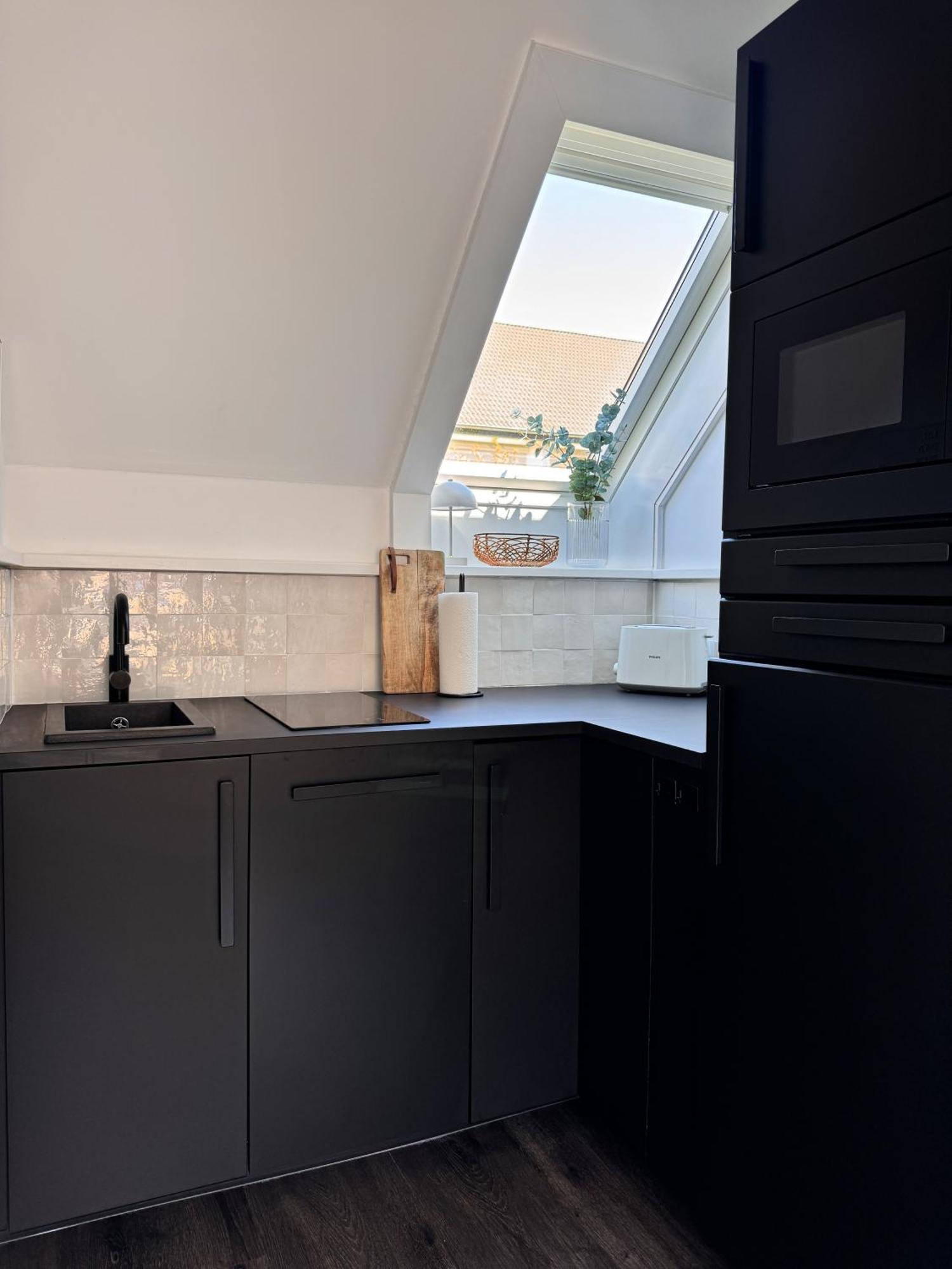 Seaside Rooms - Design-Apartment Mit Balkon & Parkplatz - Inklusive Strandkorb Direkt Am Wasser Und Spa & Sauna Saisonal 부숨 외부 사진